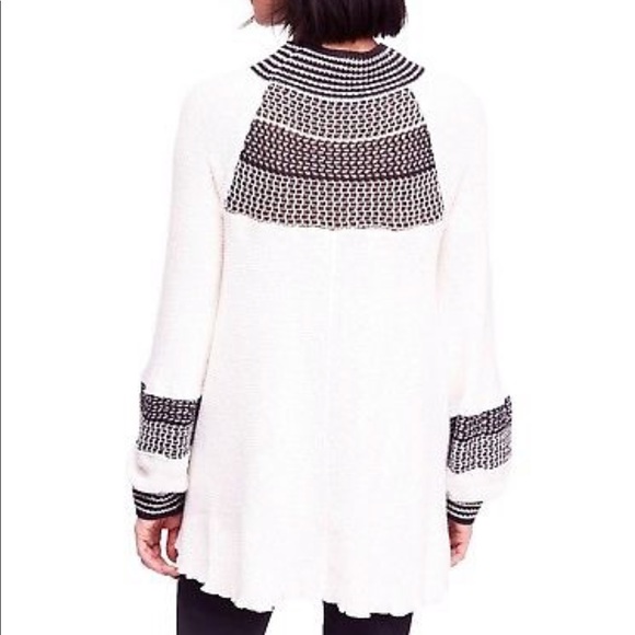 Free People😎🌺Gorgeous Turtleneck Thermal Top😎🌺 - Picture 2 of 6